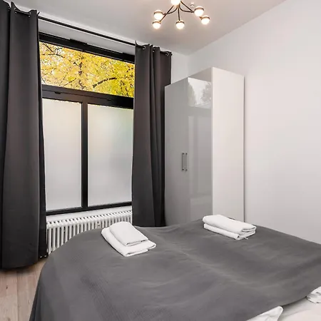 Schoenes Serviced In *