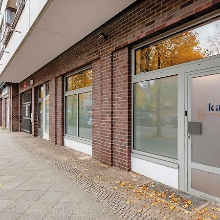 Schoenes Serviced In