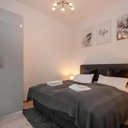 Schoenes Serviced In Apartament Berlin