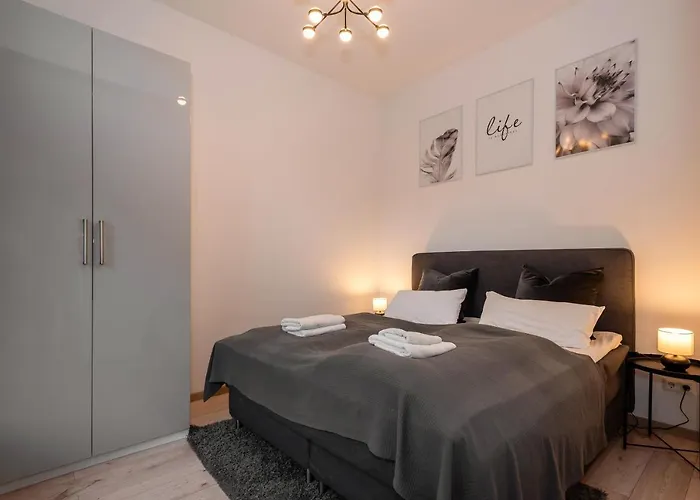 Schoenes Serviced In Apartamento Berlín