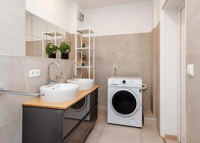 Schoenes Serviced In *